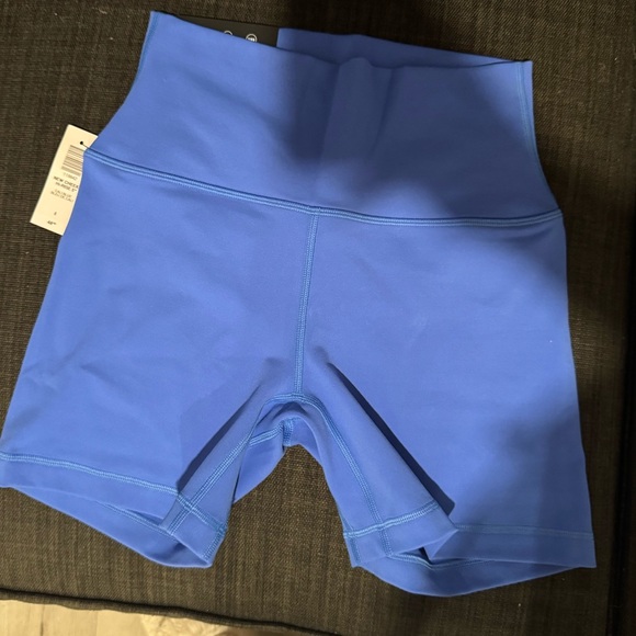 💙 Aritzia Golden Life Cheeky Hi-Rise Shorts – Cali Blue ✨ - Picture 1 of 7